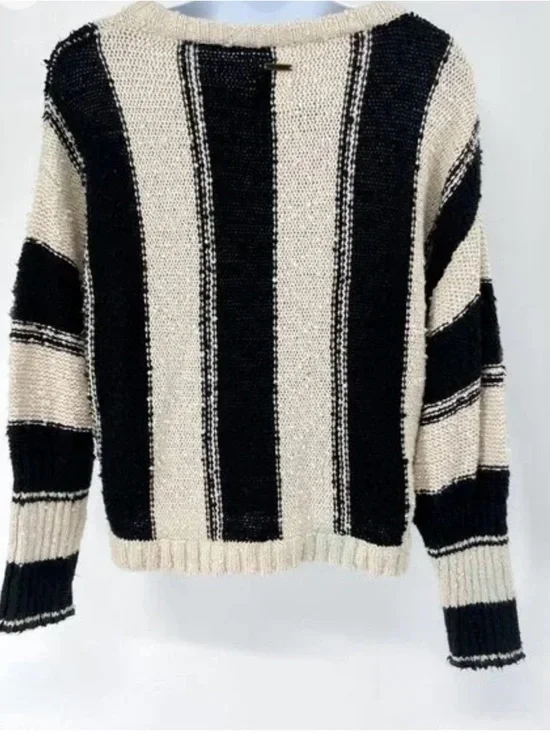 Billabong Black & Cream Striped Sweater in Size S - Picture 4 of 12